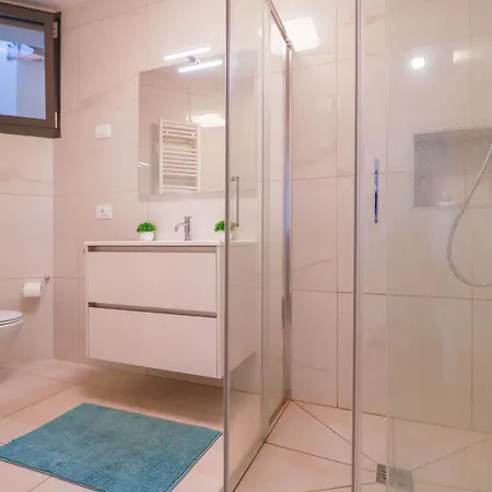 H11 Luxury 9a - Porto - Piscina - Jacuzzi * 圣托·斯特凡诺·阿尔马尔