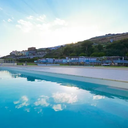 H11 Luxury 9a - Porto - Piscina - Jacuzzi * Santo Stefano al Mare