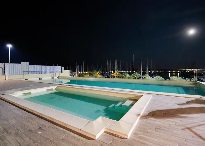 H11 Luxury 9a - Porto - Piscina - Jacuzzi Apartmán